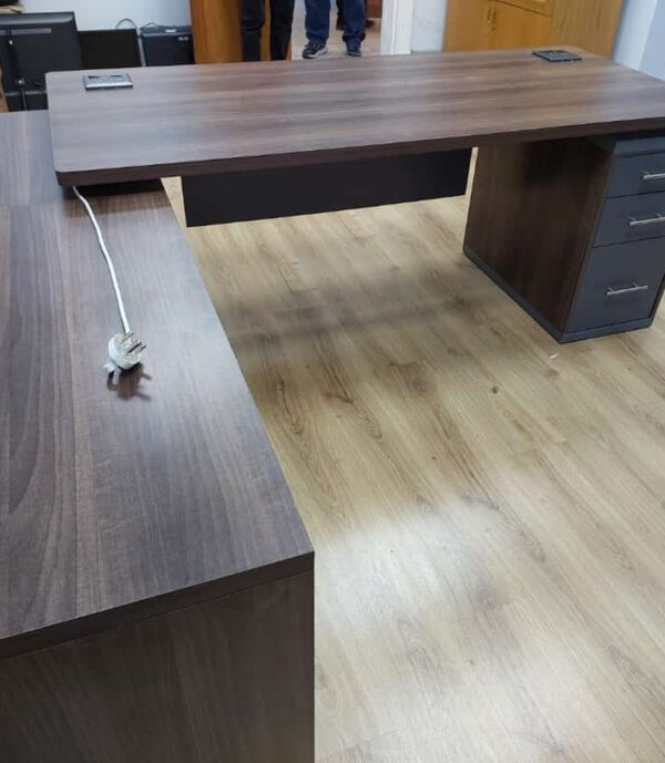 Anele_s Executive Desk4