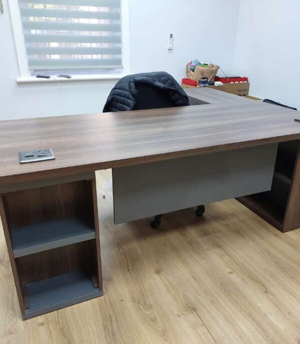 Anele_s Executive Desk5